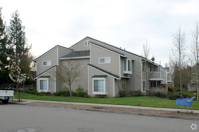 Primary Photo - Stony Point Apartments