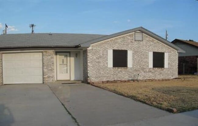 Primary Photo - 222 Bridle Dr