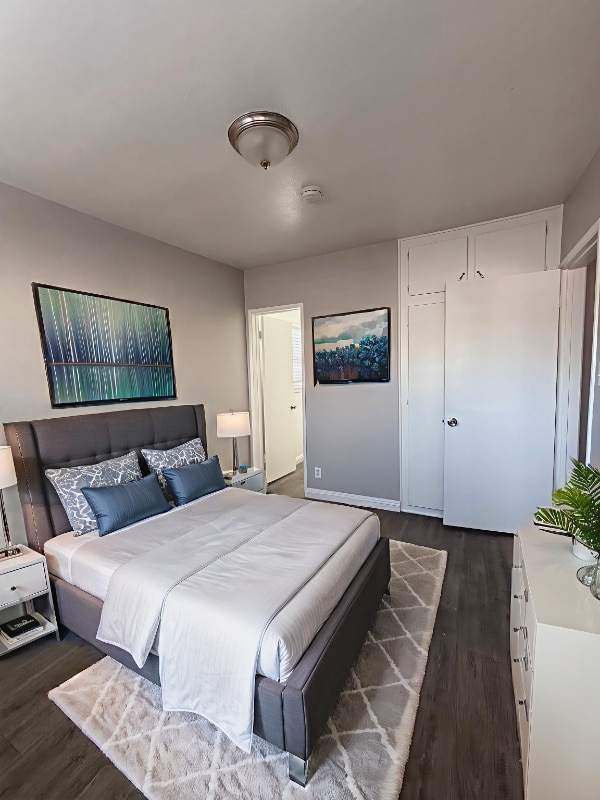 Building Photo - 611 N Olive St