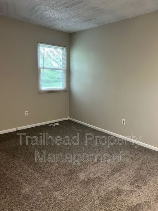 Building Photo - 1035 NW 70th Ct
