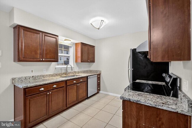 Building Photo - 613 Candlestick Ln