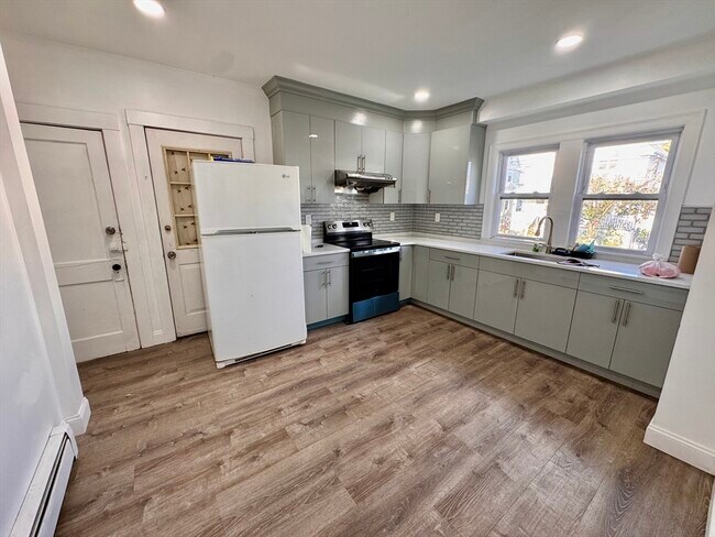 Building Photo - 77-79 N Central Ave