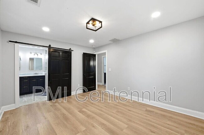 Building Photo - 562 Gary Rd NW