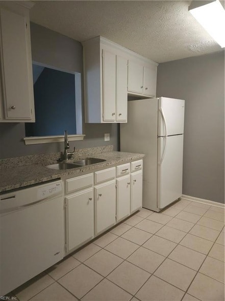 Building Photo - 330 Kinsmen Way