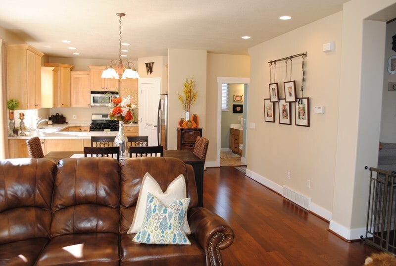 Building Photo - 9735 Bluffside Dr