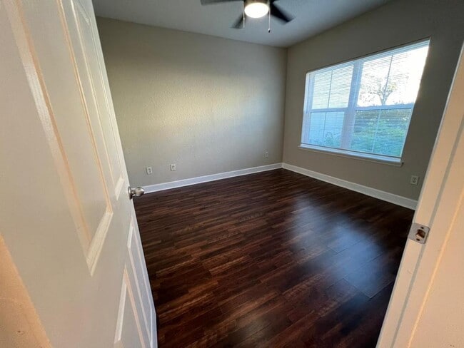 Building Photo - 202 E South St