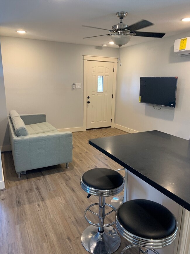 Building Photo - 1210 Avenue M