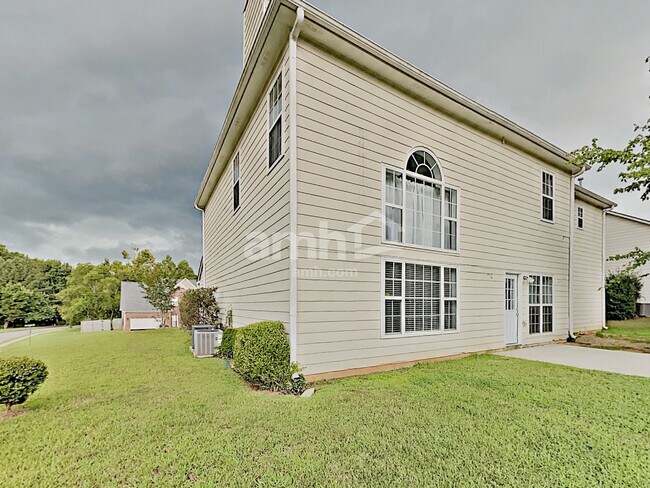 Building Photo - 2257 Caneridge Trail SW