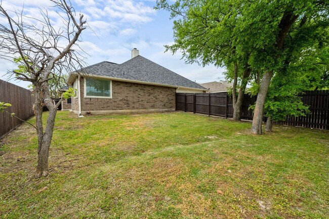 Building Photo - 3205 Hamlett Ln