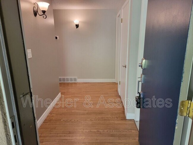 Building Photo - 1269 E 3075 N