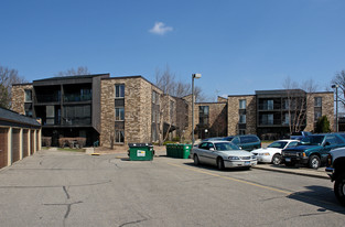 Building Photo - Riverview Manor