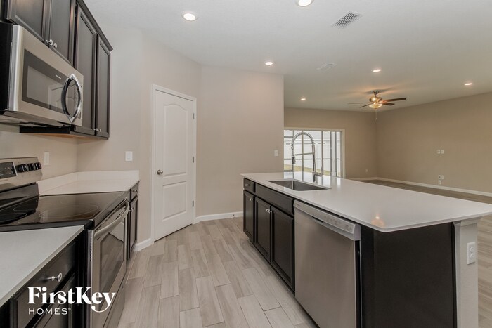 Building Photo - 9777 Cilantro Dr