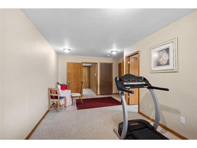 Building Photo - 14797 Lower Endicott Way