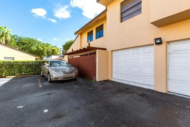 Building Photo - 6691 SW 137th Ct