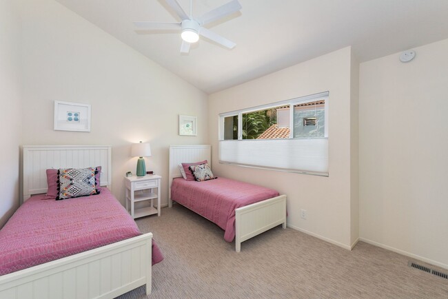 Building Photo - Fully Furnished Vacation Rental on the Mes...