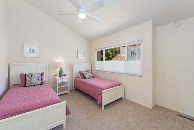 Building Photo - Fully Furnished Vacation Rental on the Mesa with Ocean Views! (Available 7/7/26- 11/30/26)