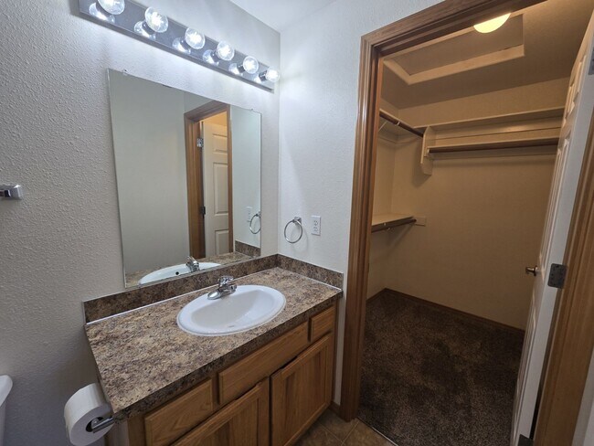 Building Photo - 514 Maylea Pl