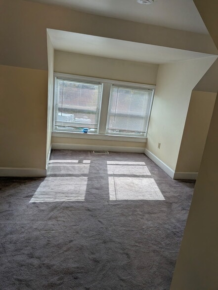 Building Photo - 712 Chambers Ave