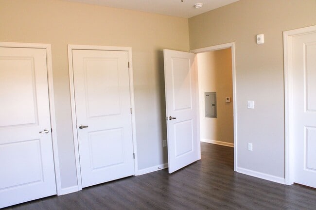 Building Photo - 3261 Redhawk St