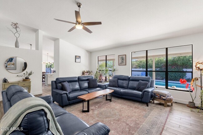 Building Photo - 5015 E Karen Dr