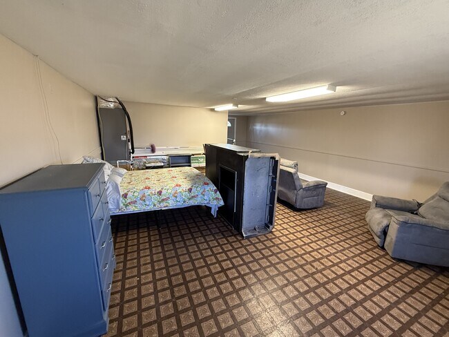 Building Photo - 11324 Rineyville Rd