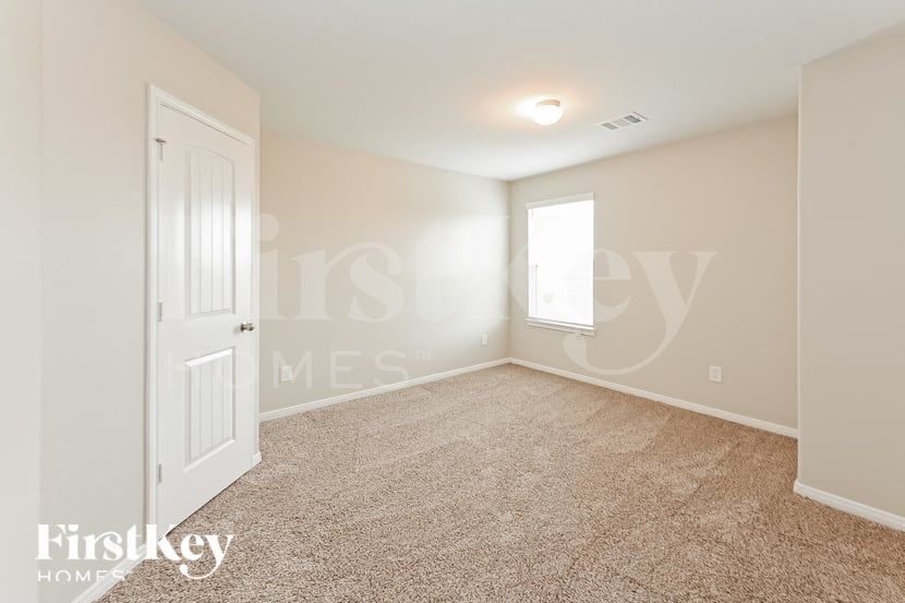 Building Photo - 24703 Lorenzo Glaze Trail