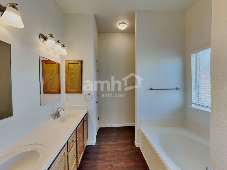 Building Photo - 209 Wenrick Dr