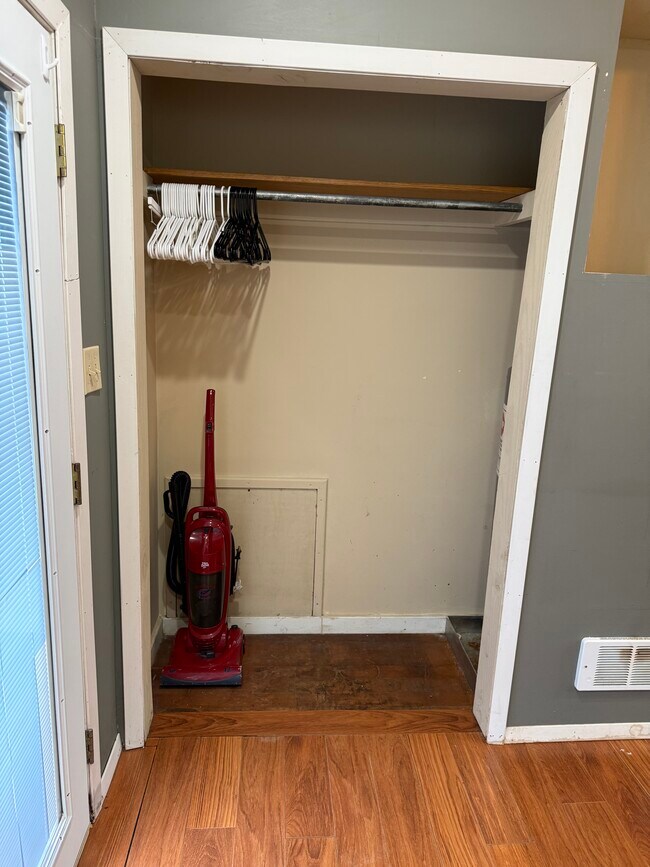 Building Photo - 510 Madrona Ave