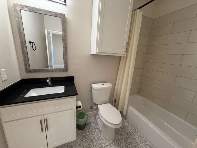 Building Photo - 3 Bed 2 Bath in NW OKC