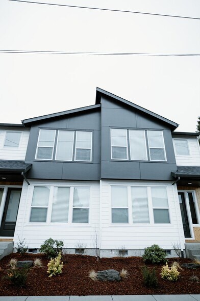 Building Photo - 3923 SE 54th Ave