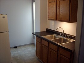 Building Photo - 203 Dixon Ave