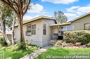 Primary Photo - 2000 W Mistletoe Ave