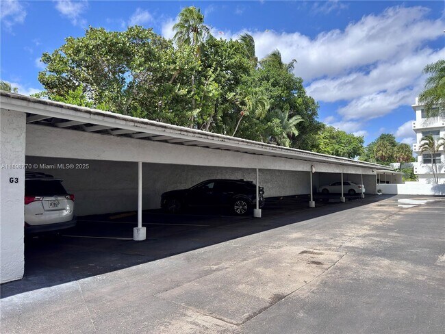 Building Photo - 10230 Collins Ave