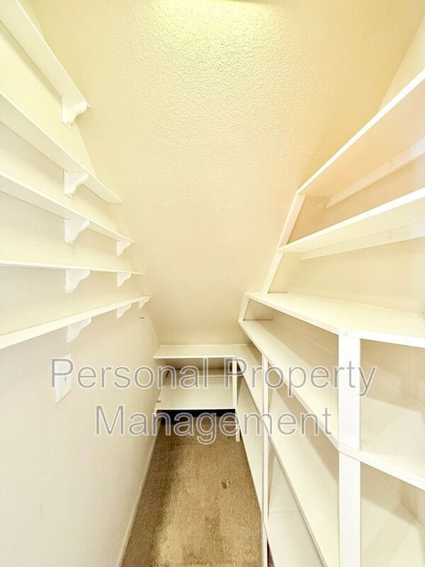 Building Photo - 5322 NE 95th St