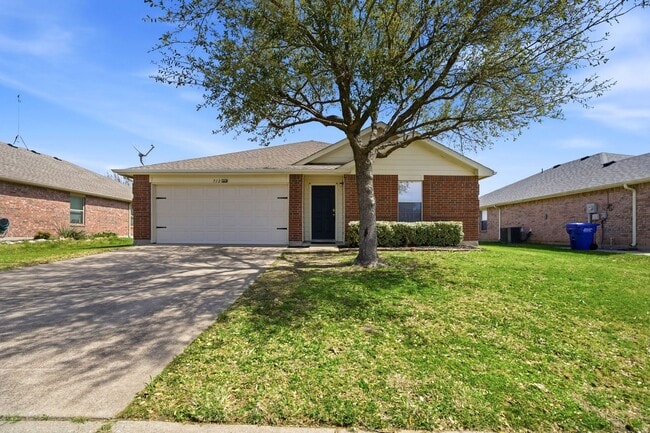 Building Photo - Easy Living with Wood Floors & Fireplace – Royse City, TX