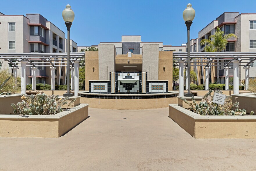 Building Photo - 360 W Ave 26 Ave