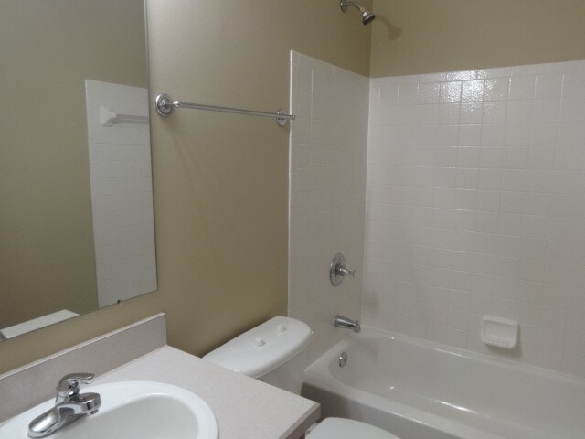 Building Photo - 383 Clifden Ct