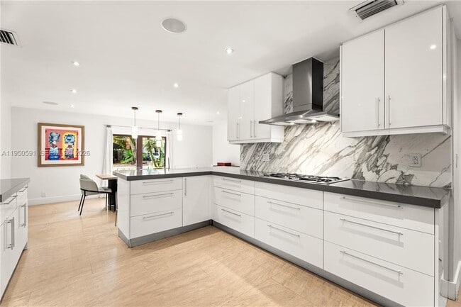 Building Photo - 3625 Battersea Rd