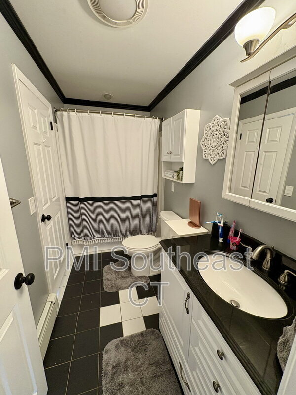 Building Photo - 223 Seneca Dr