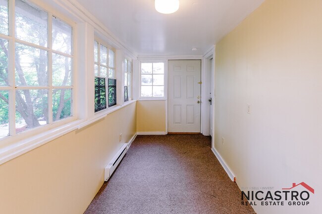 Building Photo - 252 E Lane Ave