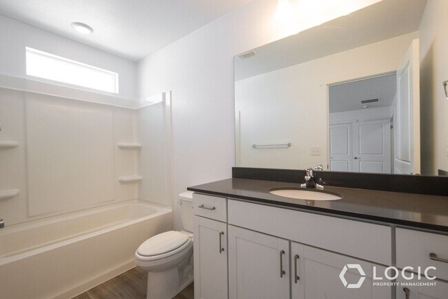 Building Photo - Gorgeous Row End Townhome!