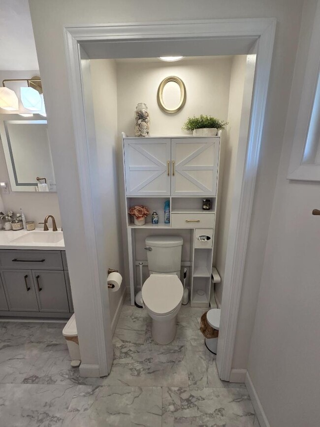 Building Photo - 100 9th Ave