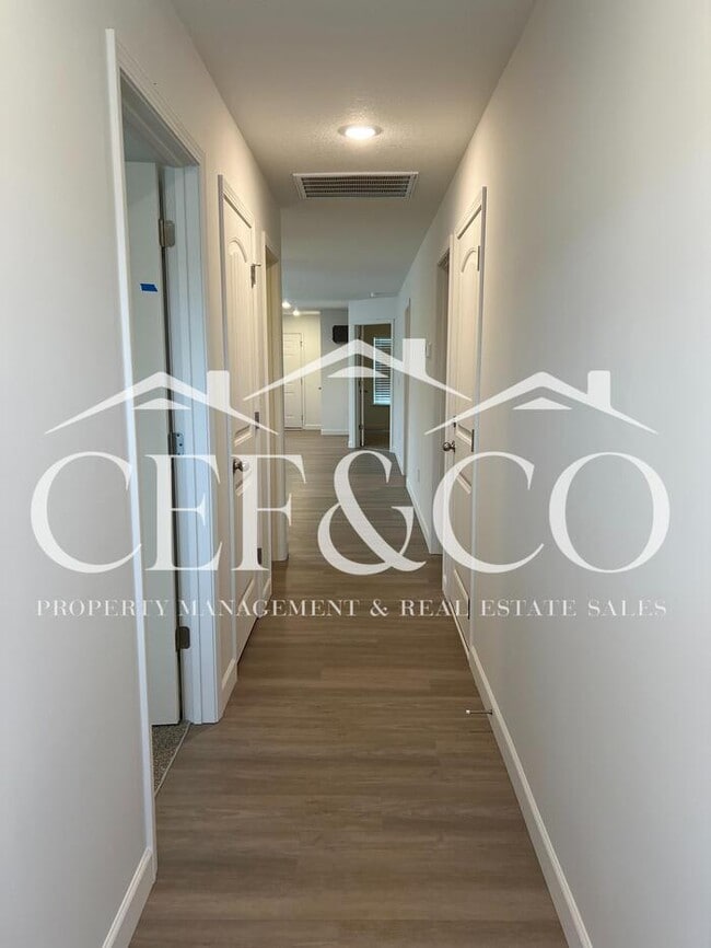 Building Photo - Price Improvement! Stunning New Constructi...