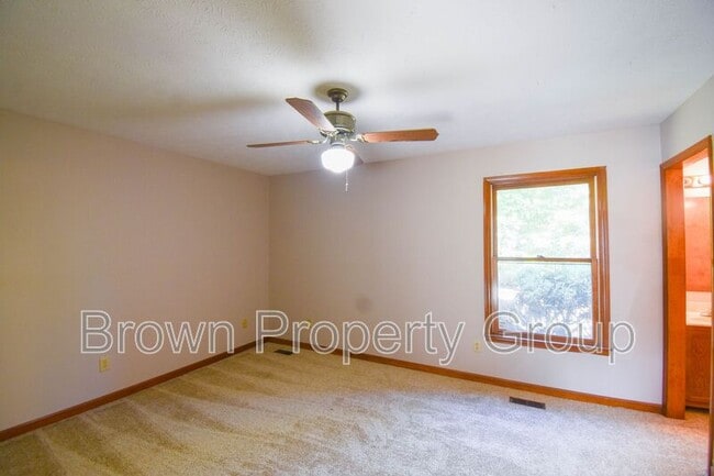 Building Photo - 5827 Labonte Dr