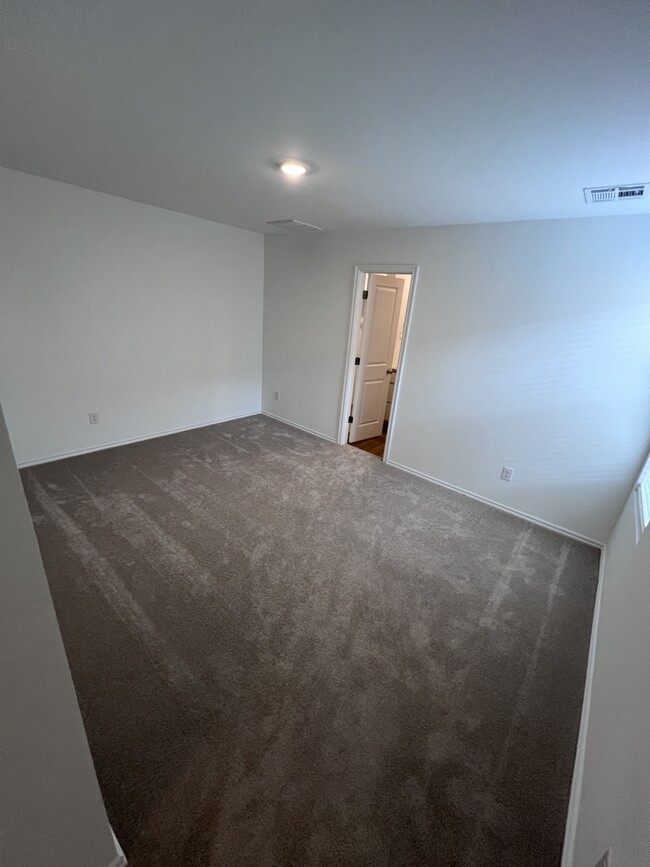 Building Photo - 2305 Wolford Ct