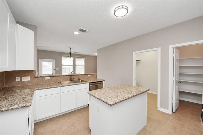 Building Photo - 7447 Oakwood Canyon Dr