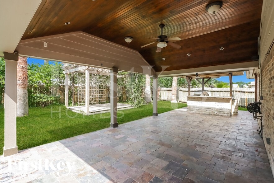 Building Photo - 16114 Speyburn Ct