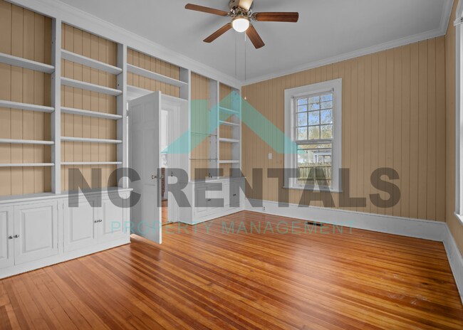 Building Photo - 521 Park Pl