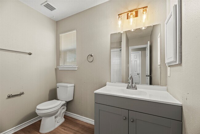 Building Photo - 7134 Prairie Village Dr