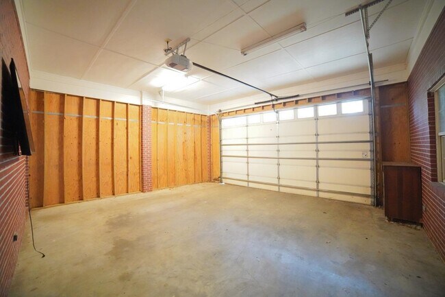 Building Photo - 1006 Frazier Ave
